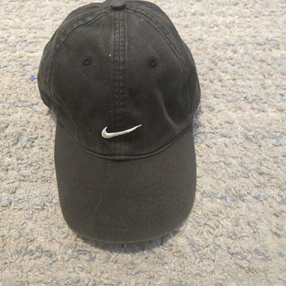 Vintage Nike Hat Black Adjustable Baseball Men Adult  Silver Tag 90s Y2K - Picture 1 of 6